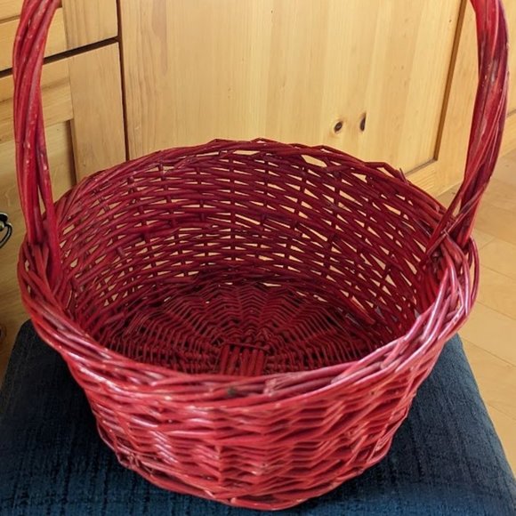 REDUCED Vintage Mid-Sized, Round, Red Willow Basket c 1970s - Picture 1 of 8